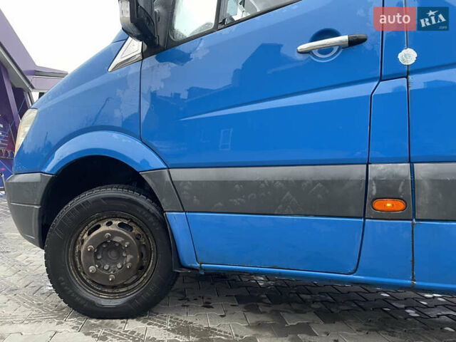 Синий Мерседес Sprinter, объемом двигателя 2.15 л и пробегом 444 тыс. км за 10999 $, фото 9 на Automoto.ua