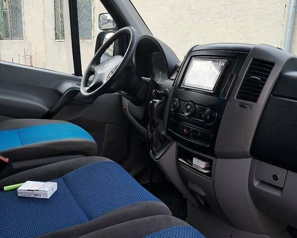 Синий Мерседес Sprinter, объемом двигателя 3 л и пробегом 270 тыс. км за 26900 $, фото 9 на Automoto.ua