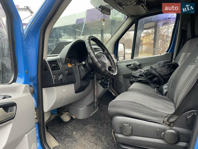 Синий Мерседес Sprinter, объемом двигателя 2.15 л и пробегом 444 тыс. км за 10999 $, фото 23 на Automoto.ua