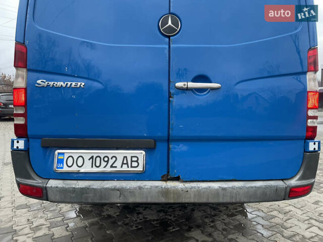 Синий Мерседес Sprinter, объемом двигателя 2.15 л и пробегом 444 тыс. км за 10999 $, фото 11 на Automoto.ua