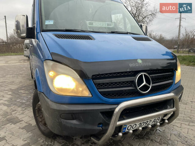 Синий Мерседес Sprinter, объемом двигателя 2.15 л и пробегом 444 тыс. км за 10999 $, фото 1 на Automoto.ua