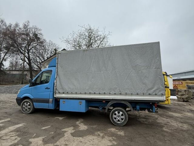 Синий Мерседес Sprinter, объемом двигателя 2.1 л и пробегом 420 тыс. км за 12500 $, фото 3 на Automoto.ua