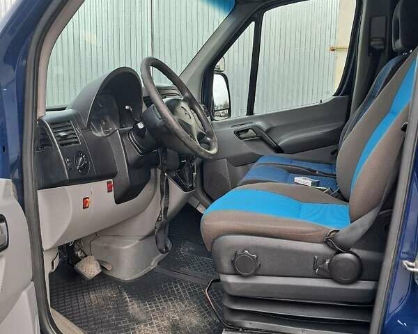 Синий Мерседес Sprinter, объемом двигателя 3 л и пробегом 270 тыс. км за 26900 $, фото 8 на Automoto.ua