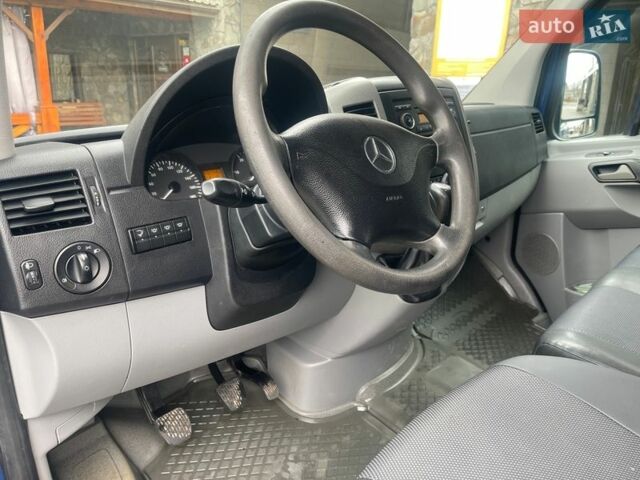 Синій Мерседес Sprinter, об'ємом двигуна 2.2 л та пробігом 350 тис. км за 19000 $, фото 7 на Automoto.ua