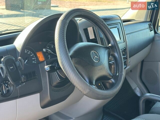 Синий Мерседес Sprinter, объемом двигателя 3 л и пробегом 284 тыс. км за 19500 $, фото 9 на Automoto.ua