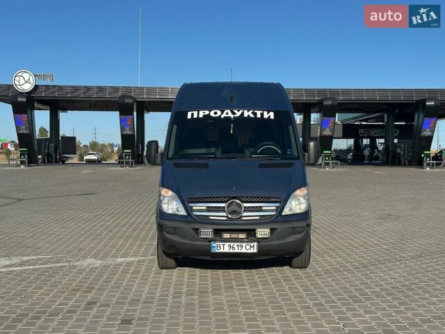 Синий Мерседес Sprinter, объемом двигателя 3 л и пробегом 284 тыс. км за 19500 $, фото 1 на Automoto.ua