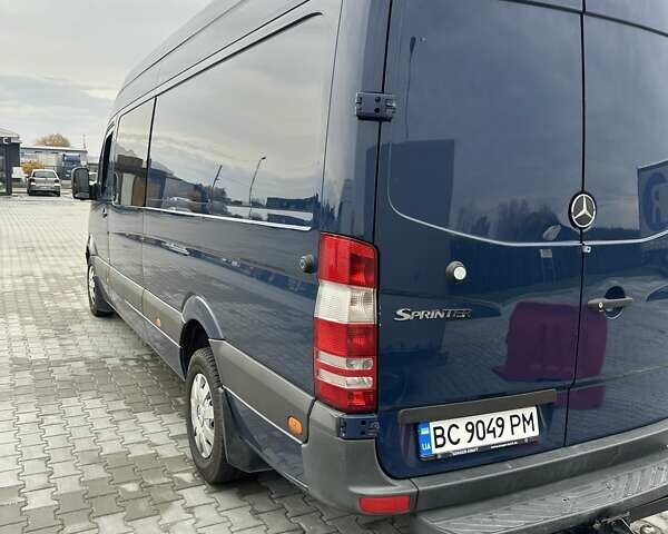 Синий Мерседес Sprinter, объемом двигателя 2.14 л и пробегом 450 тыс. км за 14700 $, фото 5 на Automoto.ua