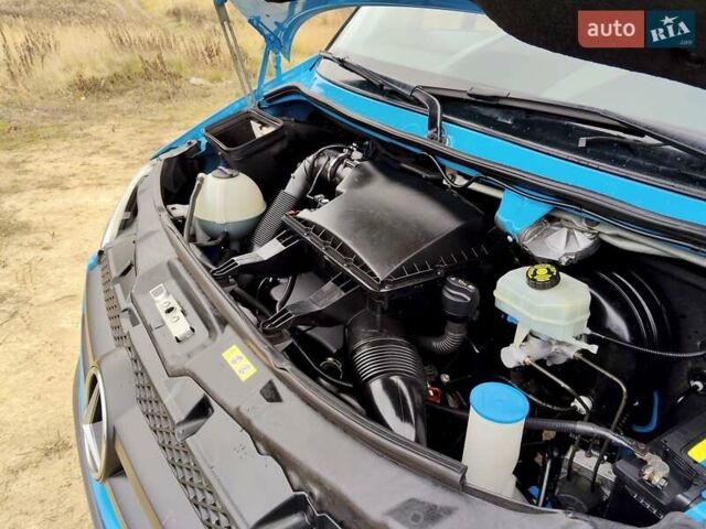 Синий Мерседес Sprinter, объемом двигателя 2.2 л и пробегом 363 тыс. км за 19300 $, фото 48 на Automoto.ua