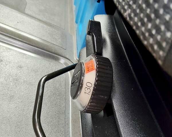 Синий Мерседес Sprinter, объемом двигателя 2.2 л и пробегом 363 тыс. км за 19300 $, фото 28 на Automoto.ua