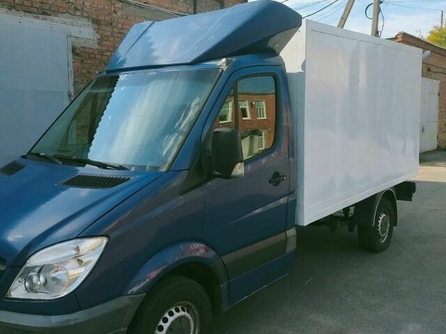 Синий Мерседес Sprinter, объемом двигателя 2.2 л и пробегом 750 тыс. км за 16500 $, фото 3 на Automoto.ua