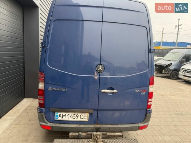 Синій Мерседес Sprinter, об'ємом двигуна 2.99 л та пробігом 350 тис. км за 16500 $, фото 6 на Automoto.ua