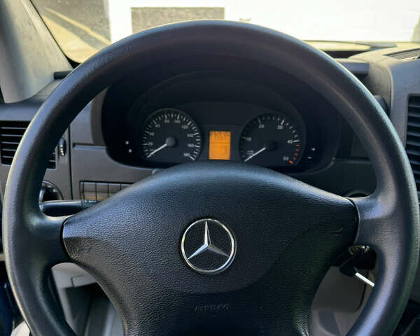 Синій Мерседес Sprinter, об'ємом двигуна 2.14 л та пробігом 235 тис. км за 12900 $, фото 10 на Automoto.ua