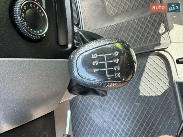 Синій Мерседес Sprinter, об'ємом двигуна 2.14 л та пробігом 235 тис. км за 12900 $, фото 12 на Automoto.ua