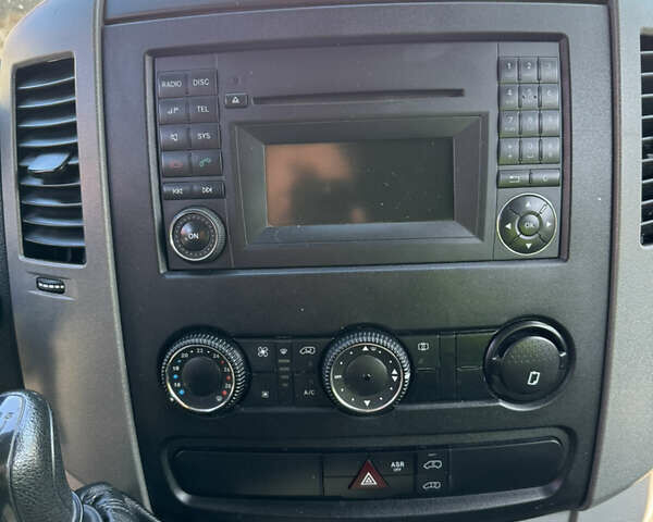 Синій Мерседес Sprinter, об'ємом двигуна 2.14 л та пробігом 235 тис. км за 12900 $, фото 13 на Automoto.ua