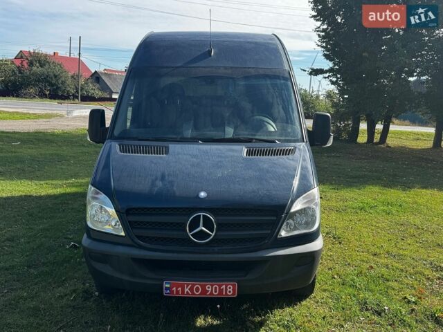 Синий Мерседес Sprinter, объемом двигателя 2.2 л и пробегом 275 тыс. км за 15299 $, фото 1 на Automoto.ua