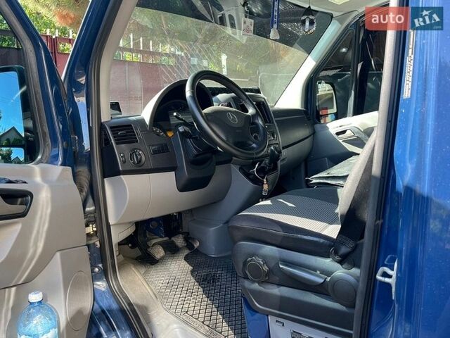 Синий Мерседес Sprinter, объемом двигателя 0 л и пробегом 300 тыс. км за 14000 $, фото 6 на Automoto.ua
