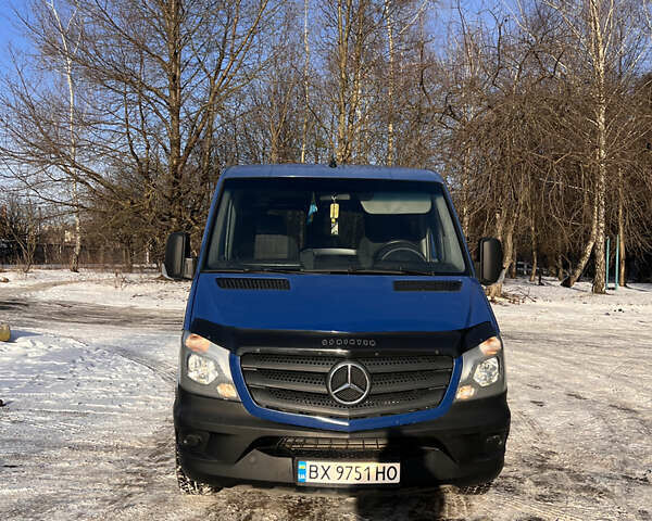 Синий Мерседес Sprinter, объемом двигателя 0 л и пробегом 330 тыс. км за 15000 $, фото 4 на Automoto.ua