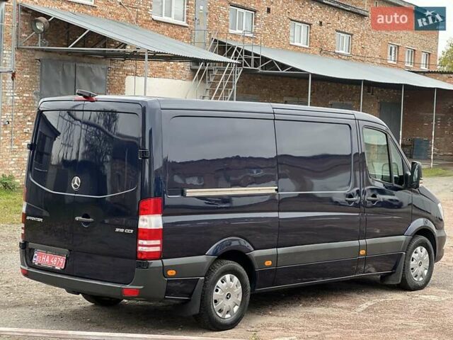 Синий Мерседес Sprinter, объемом двигателя 2.2 л и пробегом 310 тыс. км за 17500 $, фото 12 на Automoto.ua