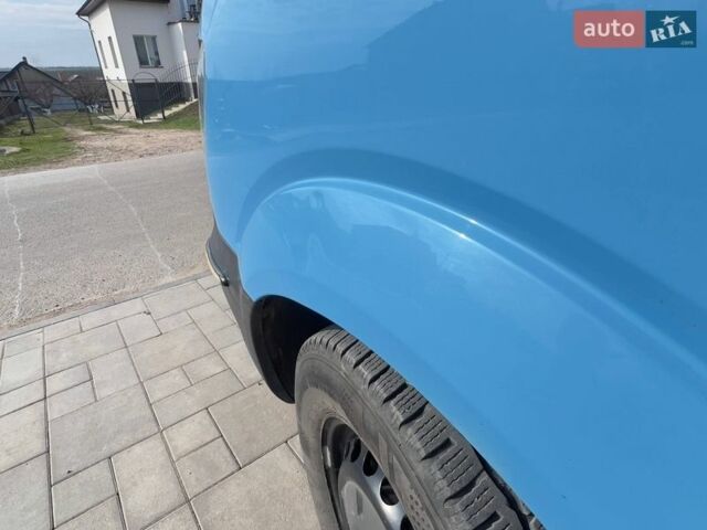 Синий Мерседес Sprinter, объемом двигателя 2.14 л и пробегом 342 тыс. км за 17500 $, фото 33 на Automoto.ua