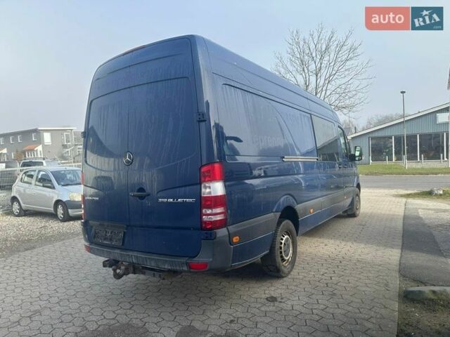 Синий Мерседес Sprinter, объемом двигателя 3 л и пробегом 267 тыс. км за 24500 $, фото 4 на Automoto.ua