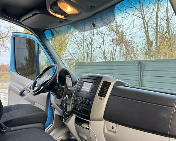 Синій Мерседес Sprinter, об'ємом двигуна 2.2 л та пробігом 220 тис. км за 18000 $, фото 6 на Automoto.ua