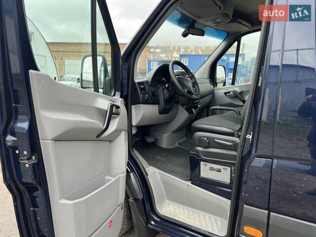 Синий Мерседес Sprinter, объемом двигателя 2.2 л и пробегом 310 тыс. км за 17500 $, фото 23 на Automoto.ua