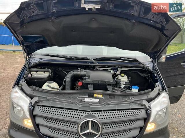 Синий Мерседес Sprinter, объемом двигателя 2.2 л и пробегом 310 тыс. км за 17500 $, фото 47 на Automoto.ua