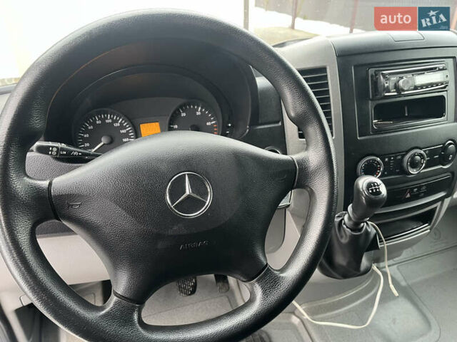 Синий Мерседес Sprinter, объемом двигателя 0 л и пробегом 260 тыс. км за 15600 $, фото 11 на Automoto.ua