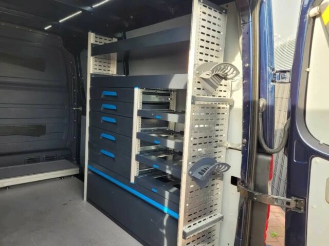 Синий Мерседес Sprinter, объемом двигателя 3 л и пробегом 71 тыс. км за 10500 $, фото 8 на Automoto.ua