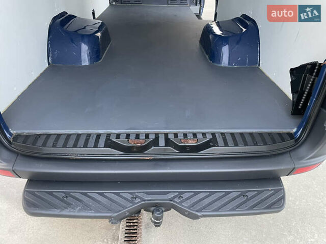 Синий Мерседес Sprinter, объемом двигателя 2.2 л и пробегом 257 тыс. км за 30500 $, фото 71 на Automoto.ua