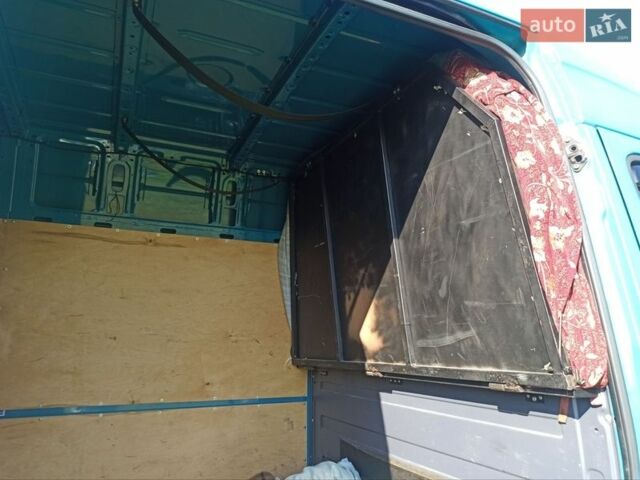 Синий Мерседес Sprinter, объемом двигателя 2.14 л и пробегом 400 тыс. км за 16500 $, фото 10 на Automoto.ua