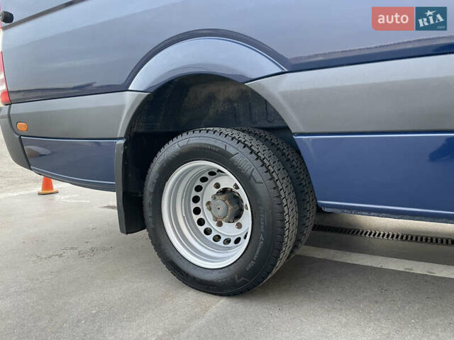 Синий Мерседес Sprinter, объемом двигателя 2.2 л и пробегом 257 тыс. км за 30500 $, фото 18 на Automoto.ua