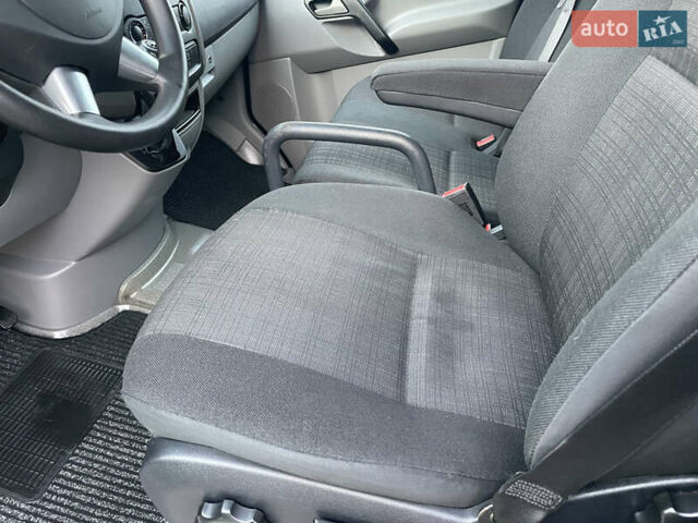 Синий Мерседес Sprinter, объемом двигателя 2.2 л и пробегом 257 тыс. км за 30500 $, фото 38 на Automoto.ua