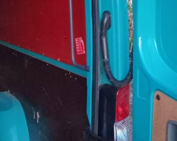 Синий Мерседес Sprinter, объемом двигателя 2.14 л и пробегом 216 тыс. км за 18500 $, фото 10 на Automoto.ua