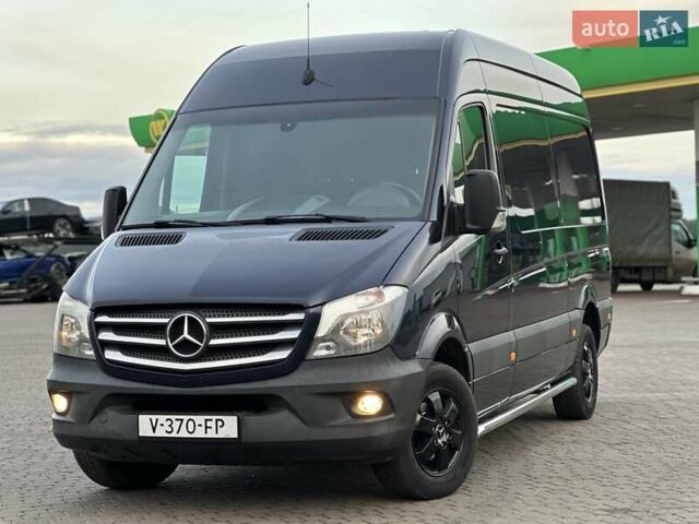 Синий Мерседес Sprinter, объемом двигателя 2.2 л и пробегом 320 тыс. км за 18900 $, фото 1 на Automoto.ua