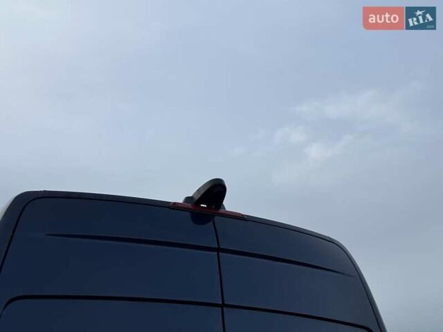 Синий Мерседес Sprinter, объемом двигателя 2.2 л и пробегом 320 тыс. км за 18900 $, фото 10 на Automoto.ua