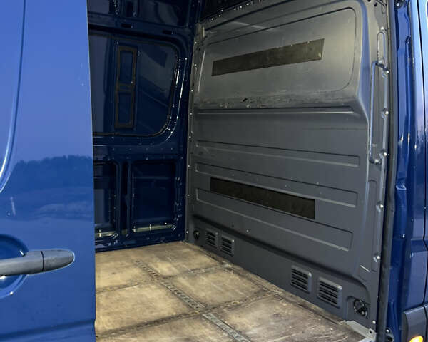 Синий Мерседес Sprinter, объемом двигателя 2.2 л и пробегом 350 тыс. км за 19900 $, фото 40 на Automoto.ua