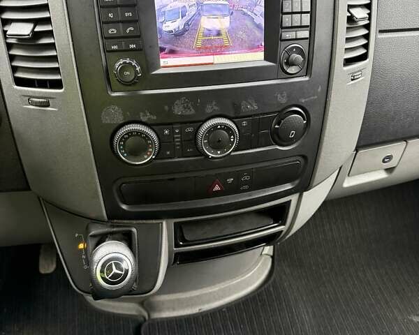 Синій Мерседес Sprinter, об'ємом двигуна 2.2 л та пробігом 275 тис. км за 16990 $, фото 6 на Automoto.ua