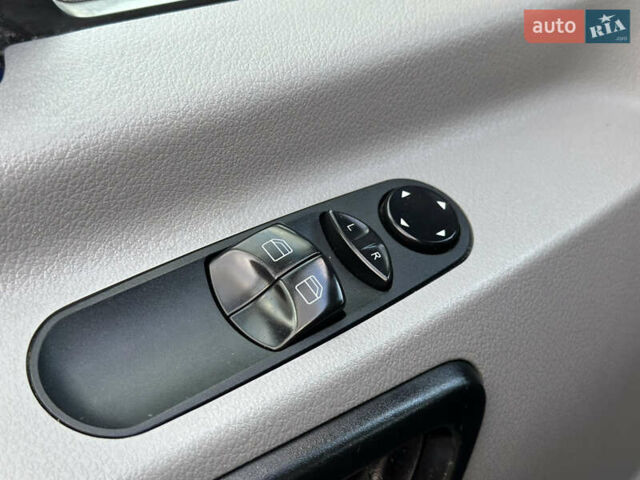 Синій Мерседес Sprinter, об'ємом двигуна 3 л та пробігом 351 тис. км за 31700 $, фото 15 на Automoto.ua