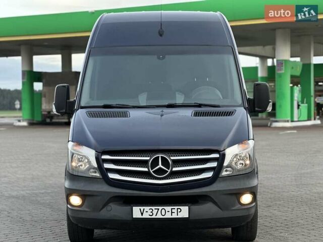 Синий Мерседес Sprinter, объемом двигателя 2.2 л и пробегом 320 тыс. км за 18900 $, фото 4 на Automoto.ua