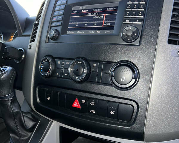 Синий Мерседес Sprinter, объемом двигателя 2.2 л и пробегом 350 тыс. км за 19900 $, фото 19 на Automoto.ua