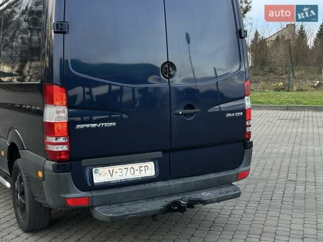 Синий Мерседес Sprinter, объемом двигателя 2.2 л и пробегом 320 тыс. км за 18900 $, фото 11 на Automoto.ua