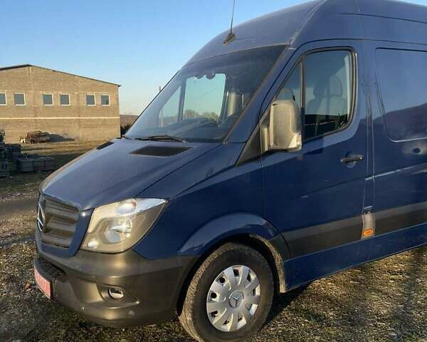 Синий Мерседес Sprinter, объемом двигателя 2.2 л и пробегом 360 тыс. км за 19800 $, фото 2 на Automoto.ua