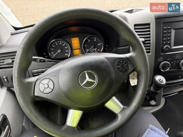 Синій Мерседес Sprinter, об'ємом двигуна 2.2 л та пробігом 275 тис. км за 16990 $, фото 5 на Automoto.ua