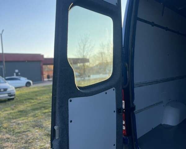 Синий Мерседес Sprinter, объемом двигателя 2.2 л и пробегом 360 тыс. км за 19800 $, фото 18 на Automoto.ua