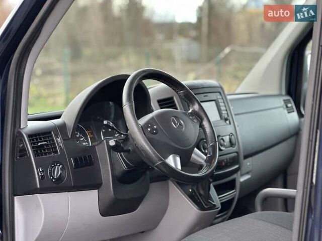 Синий Мерседес Sprinter, объемом двигателя 2.2 л и пробегом 320 тыс. км за 18900 $, фото 16 на Automoto.ua