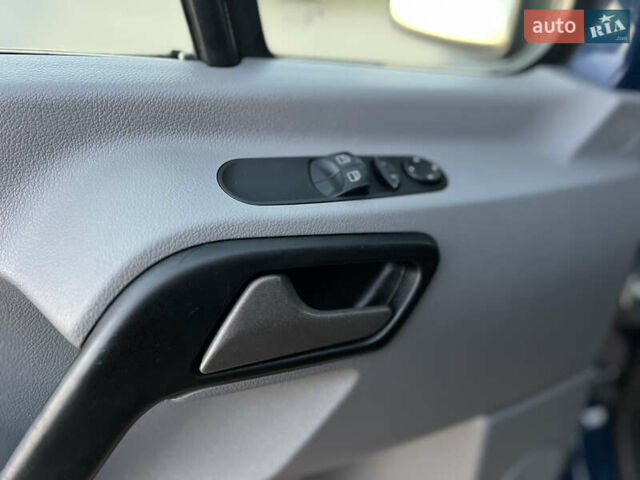 Синий Мерседес Sprinter, объемом двигателя 2.2 л и пробегом 350 тыс. км за 19900 $, фото 29 на Automoto.ua