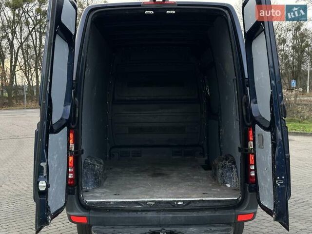 Синий Мерседес Sprinter, объемом двигателя 2.2 л и пробегом 320 тыс. км за 18900 $, фото 12 на Automoto.ua