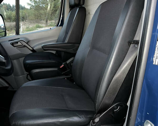 Синий Мерседес Sprinter, объемом двигателя 2.2 л и пробегом 350 тыс. км за 19900 $, фото 21 на Automoto.ua