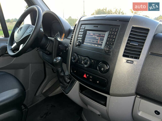 Синий Мерседес Sprinter, объемом двигателя 2.2 л и пробегом 350 тыс. км за 19900 $, фото 17 на Automoto.ua